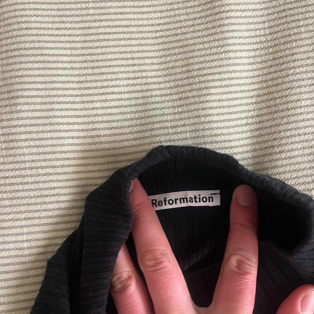 REFORMATION Mock Neck Ribbed Crop Tank - Picture 6 of 6